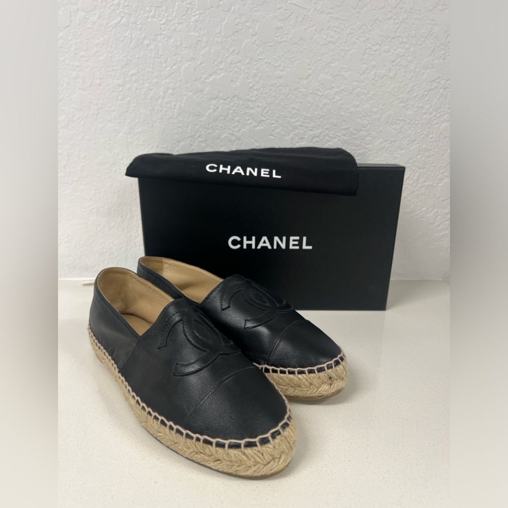 CHANEL Black Lambskin Leather Espadrilles Size 38